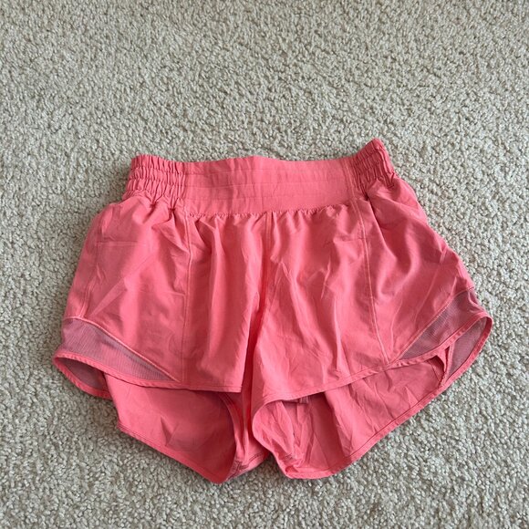 Lululemon Hotty Hot High-Rise 2.5" Lined Short Sakura Pink - Picture 2 of 4